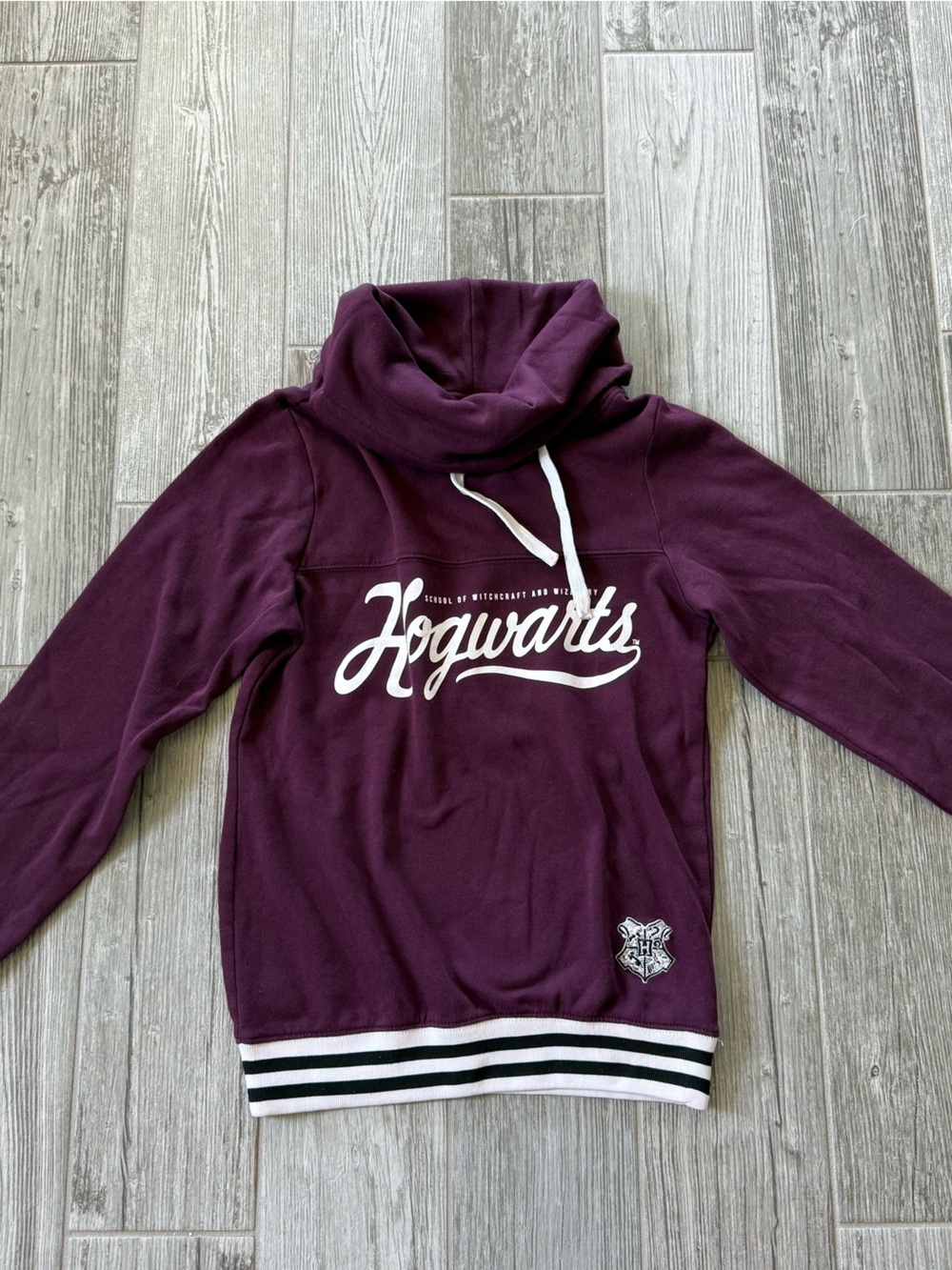 Harry Potter Hogwarts women's dark purple drop-neck sweatshirt, size small